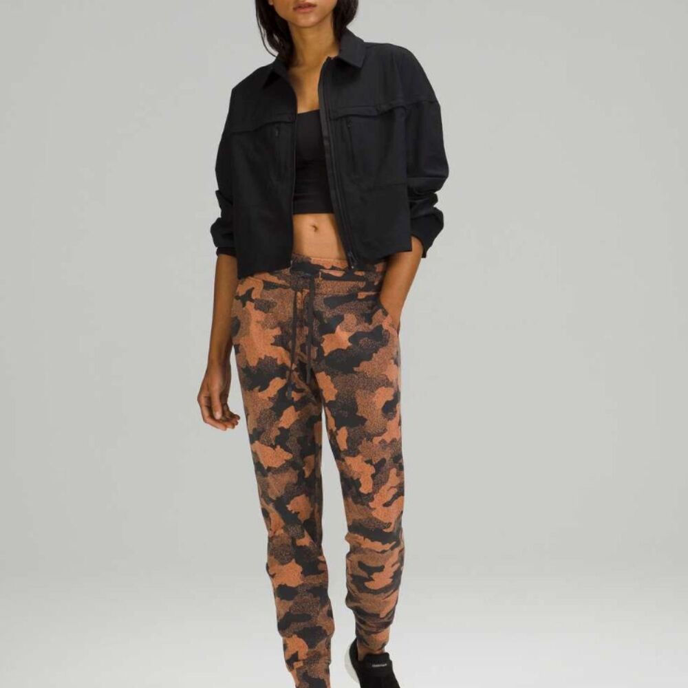 Lululemon Ready to Rulu Jogger 29" in Orange Grey Camo - Size 4